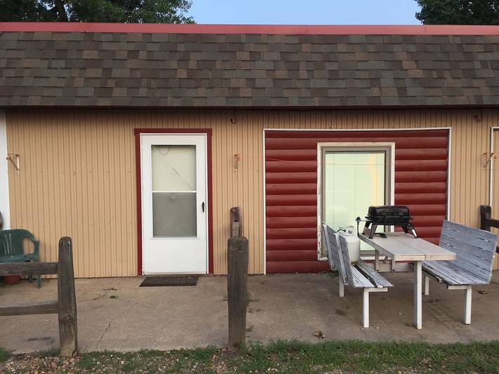 Vacation rental for 3 people, with pool and hot tub as well as terrace in Hutchinson