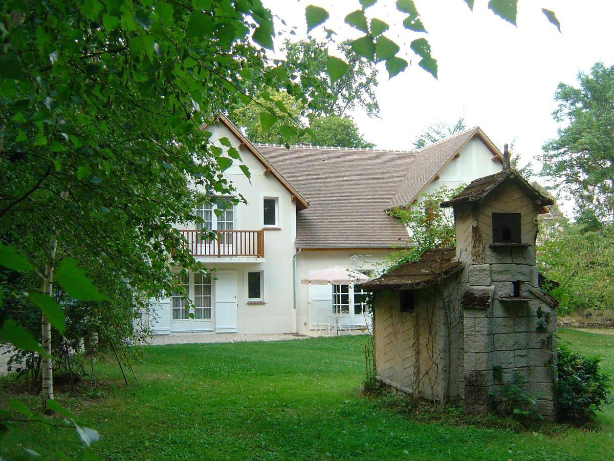 Seven-Bedroom House in Bois-le-Roi, Seine-et-Marne