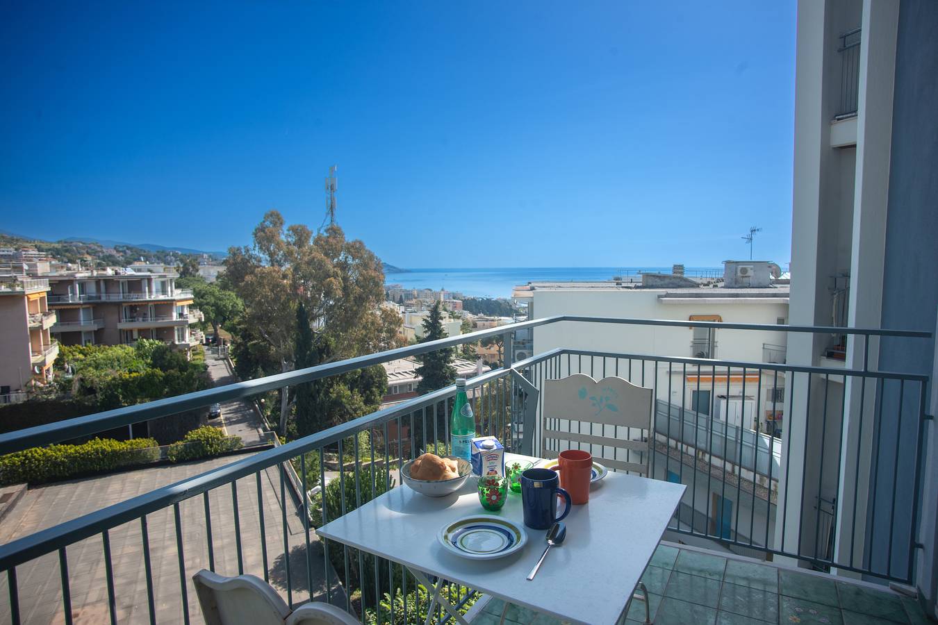 Hel lejlighed, Ferielejlighed for 4 personer med pool in San Remo, Sanremo Kommune