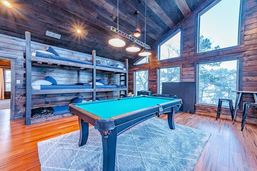 Nagelneue Luxus-Hütte auf dem Berggipfel für 18 Personen! Exquisite Aussichten! in Broken Bow Lake