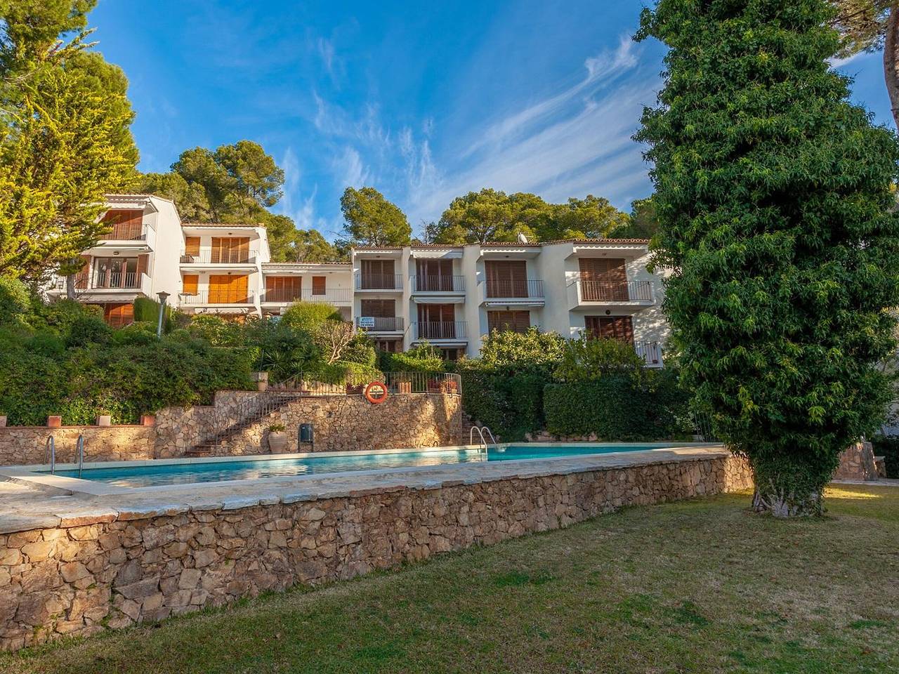 Apartamento entero, Apartamento encantador con piscina y terraza, a 500m de la playa - Llafranc, Costa Brava in Llafranch, Palafrugell