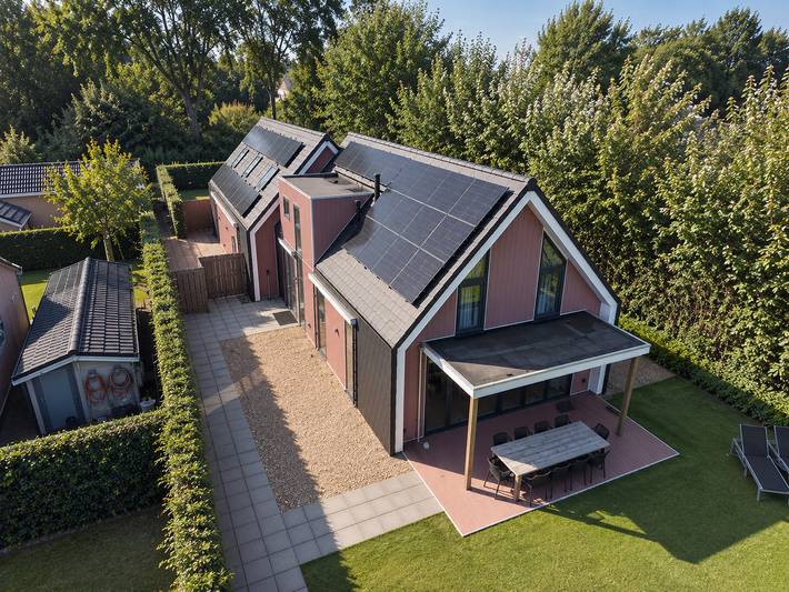 Ferienhaus für 20 Personen, mit Whirlpool und Terrasse sowie Garten in Goeree-Overflakkee
