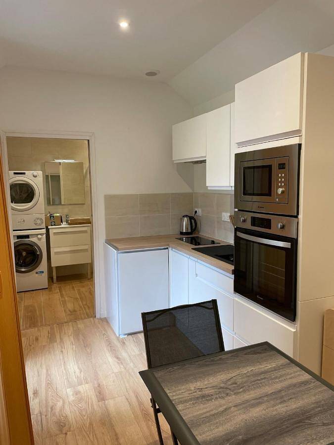 Appartement entier, Small Cocoon Studio For 2 Pink Granite Coast in Lannion, Ceinture Dorée