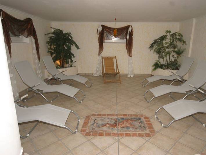 Ferienwohnung, mit Terrasse und Garten sowie Sauna und Ausblick in Weyregg am Attersee - 4
