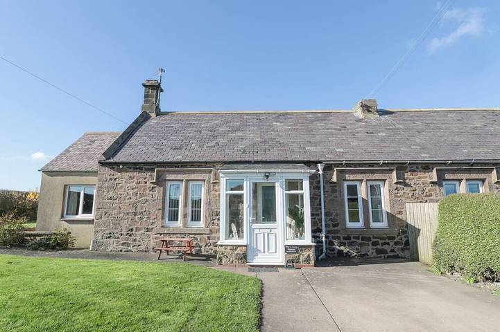 Cottage for 4 people, with pool and garden - 1