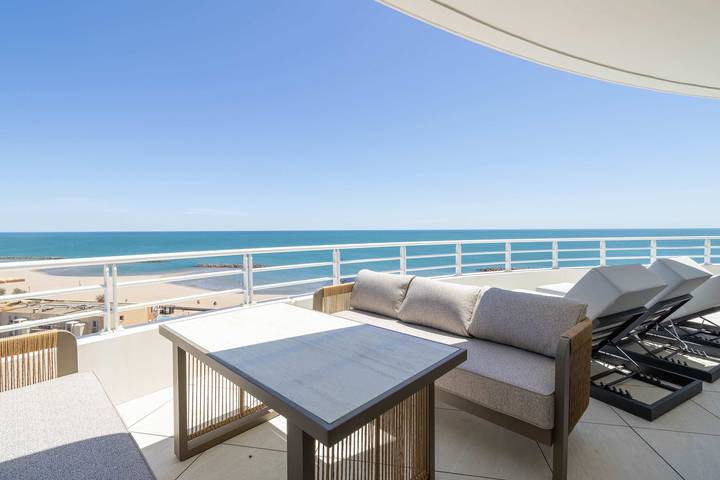 Gîte pour 12 personnes, avec Vue sur l’océan ainsi que Jacuzzi et Jardin dans Casino de Valras Plage - 3