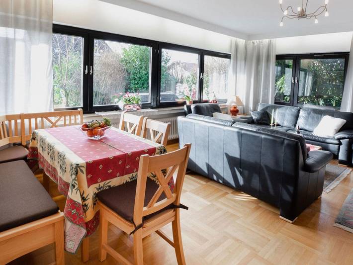 Ferienwohnung für 5 Personen, mit Terrasse und Garten in Westerburg