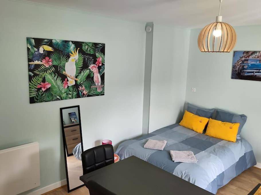 Appartement entier, Appartement refait à neuf pour 3 personnes avec wi-fi in Vic-sur-Cère, Région d'Aurillac