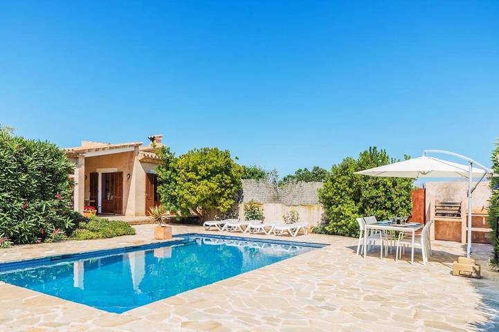Villa für 4 Personen, mit Garten