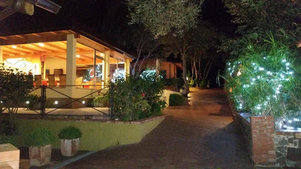 Cala Blanca Villaggio Alberghiero in Spiaggia Marine delle Barche, Camerota