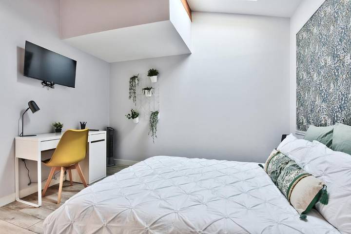 Gîte pour 6 personnes, avec terrasse à Écully - 2