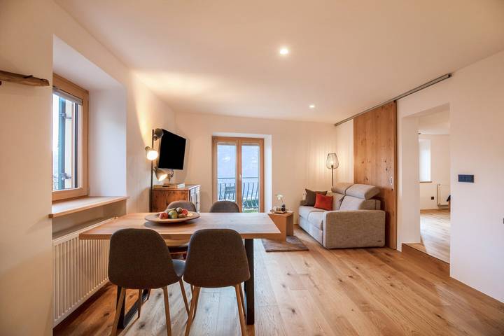Hel lägenhet, Brantenhof Design Apartment "Vinea" with Shared Garden, Sauna, Balcony and Wi-Fi in Penon, Cortaccia sulla Strada del Vino