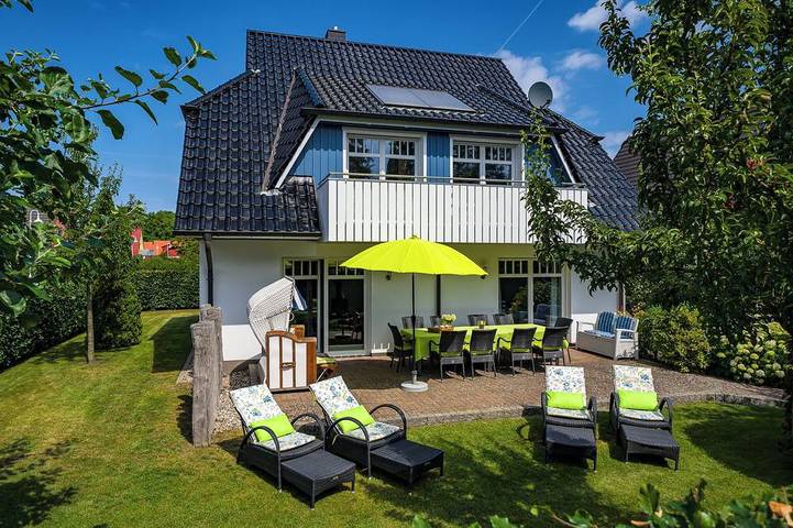 Ferienhaus für 12 Personen, mit Garten und Sauna in Prerow