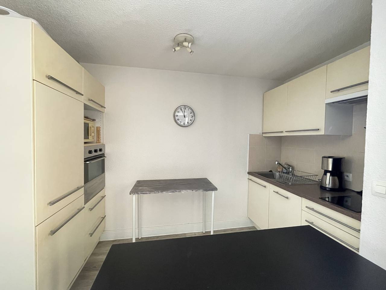 Entire apartment, Comfortable 2-room apartment in Sète with terrace and private parking in Sete, Mediterranean Coast (France)