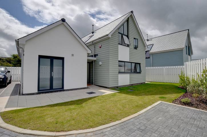 Beach house for 8 people, with balcony and garden in Devon