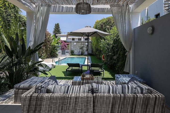 Ferienhaus für 8 Personen, mit Balkon und Garten sowie Whirlpool - 1