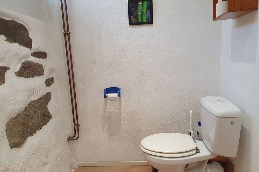 Helles Ferienhaus mit Wintergarten, Garten und Tieren in Ver, Coutances und Umgebung