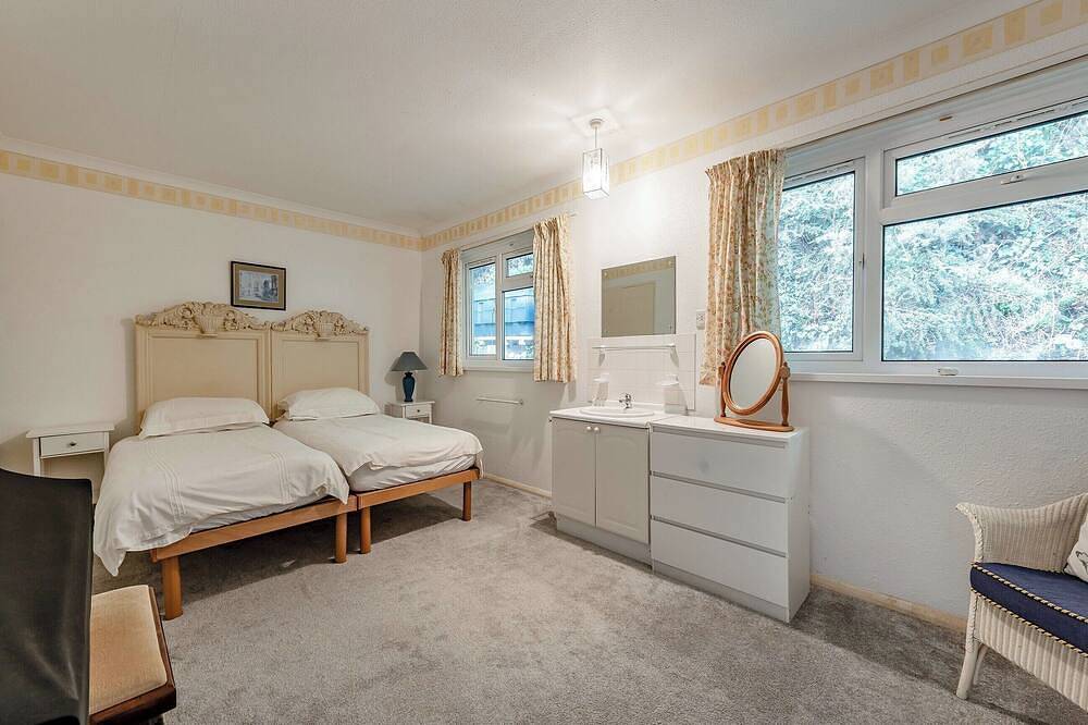 4 bedroom accommodation in Aberporth in Aberporth, Cardigan Bay