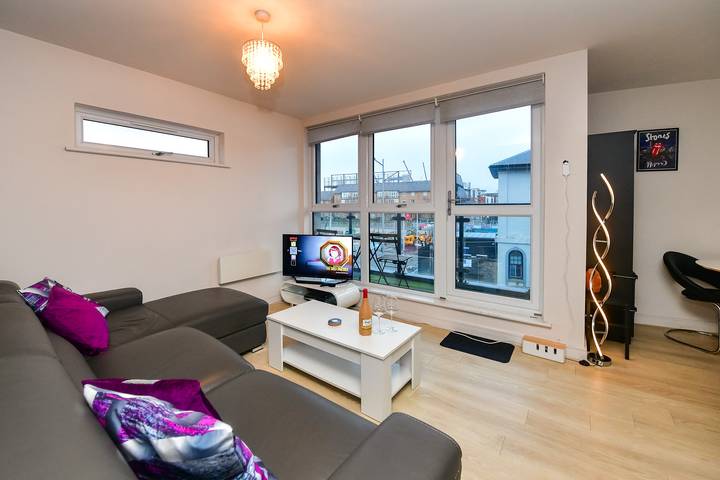 Apartment for 4 people, with terrace in Cardiff