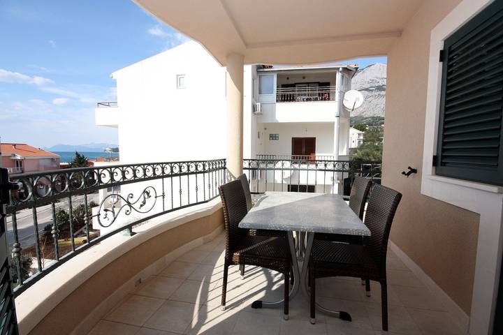 Ferienwohnung für 5 Personen, mit Balkon/Terrasse in Tucepi