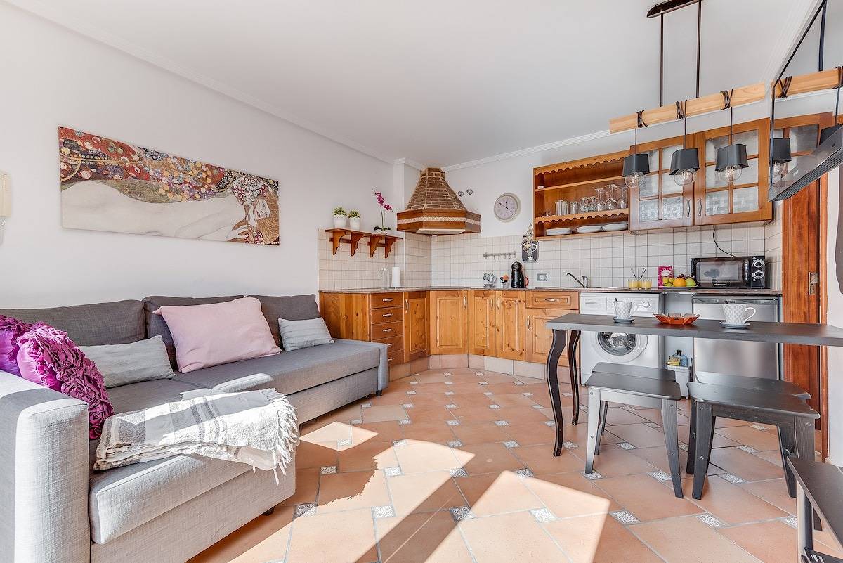 Apartamento entero, Home2Book Charming Attic El Rincón de Telde, Bbq in Telde, Gran Canaria Este