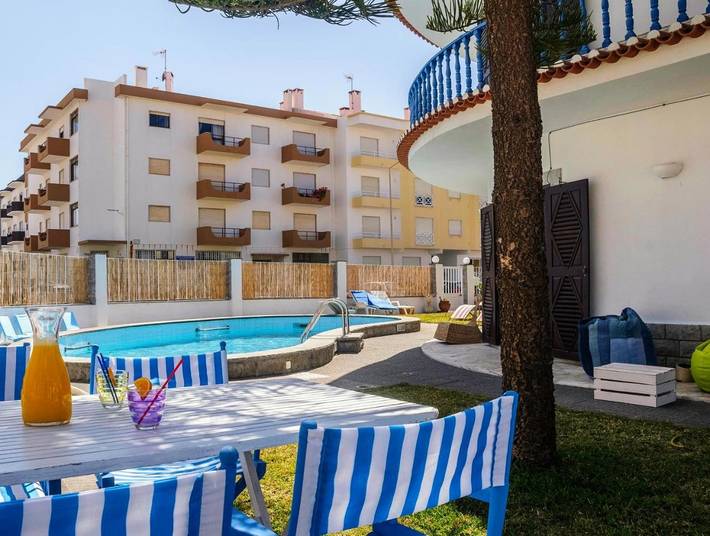 Location de vacances pour 2 personnes, avec terrasse et vue ainsi que piscine et jardin à Silveira - 3