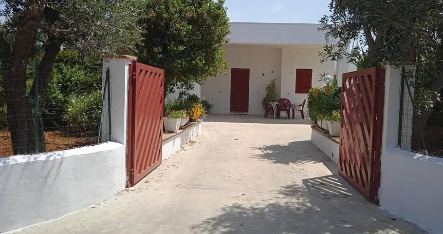 Location de vacances pour 4 personnes, avec piscine ainsi que jardin et jacuzzi à Casarano - 2