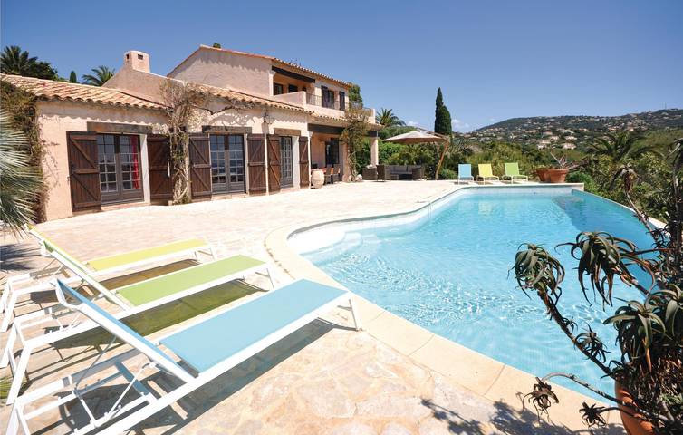 Maison de vacances pour 8 personnes, avec Terrasse ainsi que Jardin et Piscine