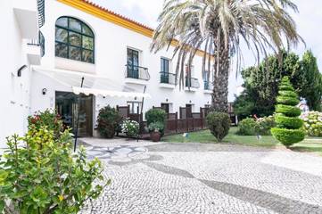 Hôtel pour 2 personnes, avec bassin pour enfant ainsi que jardin et piscine à Sines