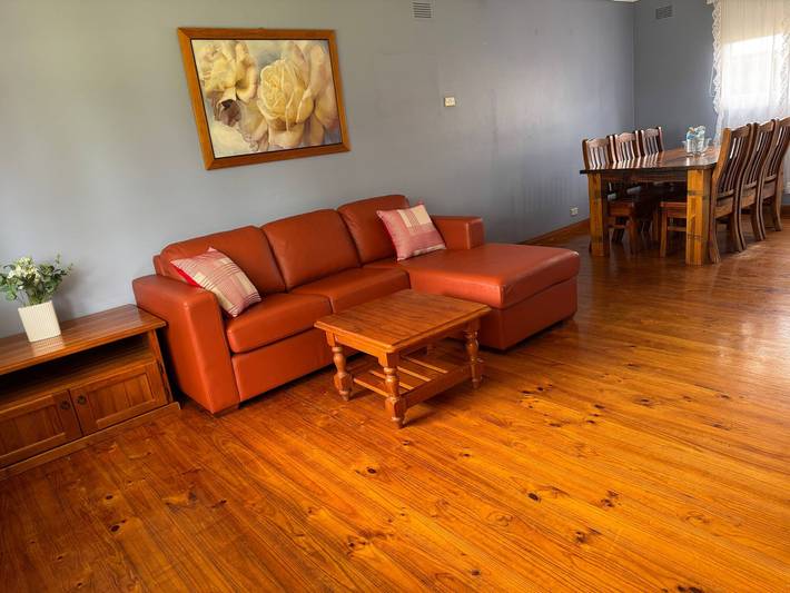 Holiday home for 6 people, with hot tub in Sydney