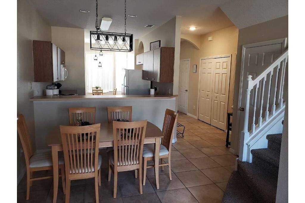 7 miles from Disney world in Kissimmee, Osceola County