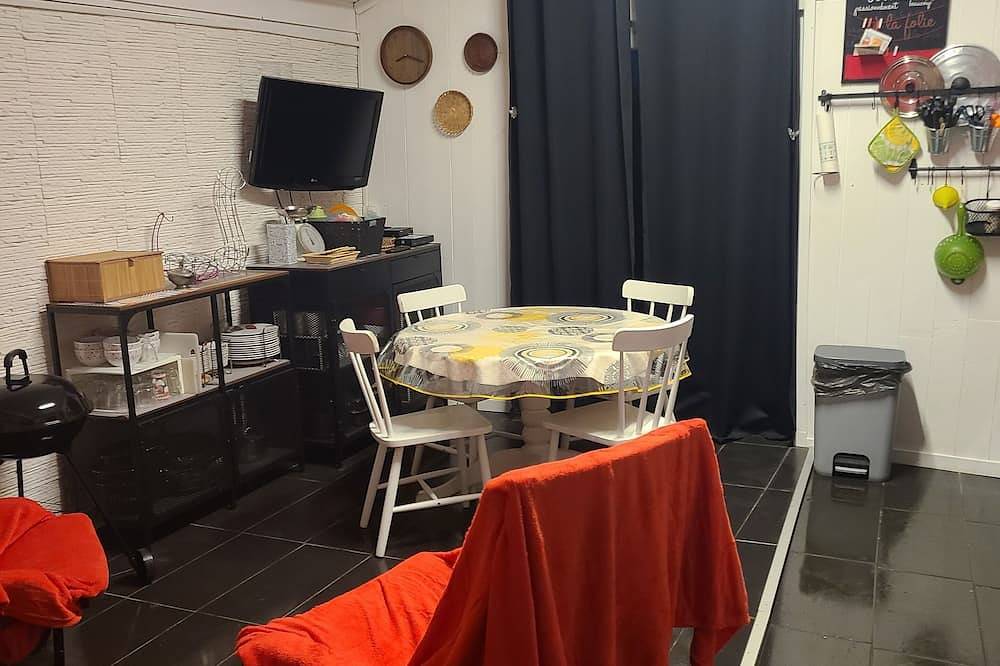 Chalet 50 m from the beach on one of the Normandy landing sites in Asnelles, Côte de Nacre