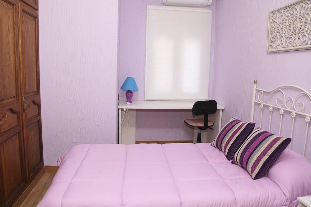 Entire apartment, Holiday apartment furnished Pl 1 all included in very quiet area in Arenas de San Pedro, Valle del Tiétar