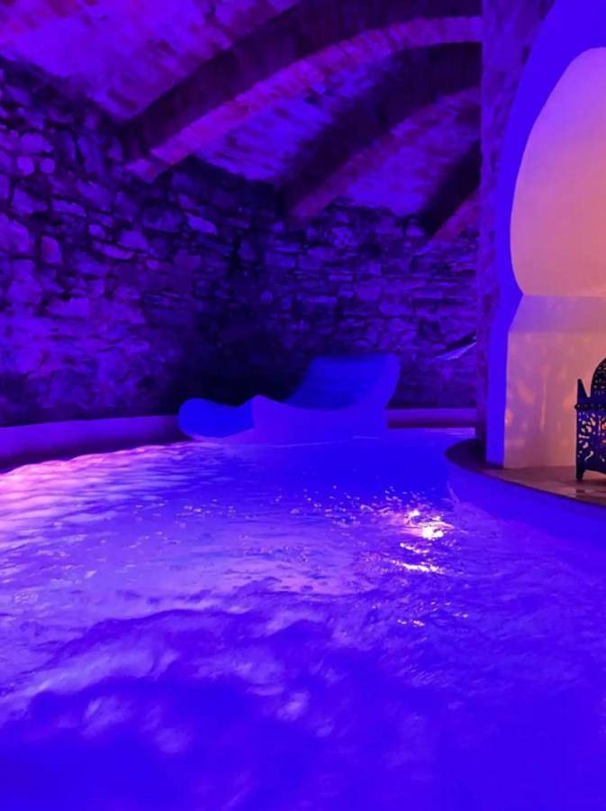 Casa vacanza per 6 persone, con Idromassaggio e Terrazza nonché Giardino e Piscina a Calenzano