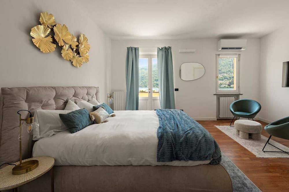 The Como Lakeview Townhouse in Carate Urio, Comosøen