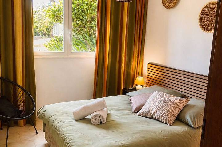 Location de vacances pour 6 personnes, avec terrasse et jardin dans Plage de Lava - 4