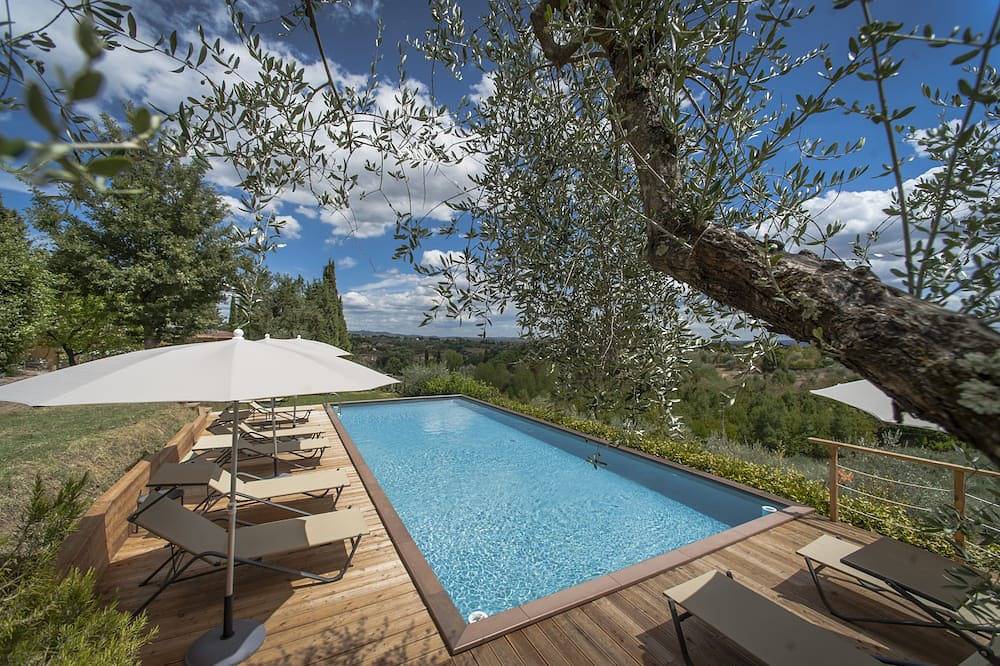 Villa for 16 Guests in Siena, Via Francigena