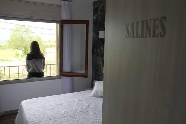 Gîte pour 10 personnes, avec jacuzzi et jardin à Navata - 4