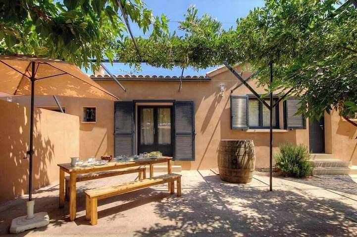 Location de vacances pour 6 personnes, avec Terrasse à Tallone