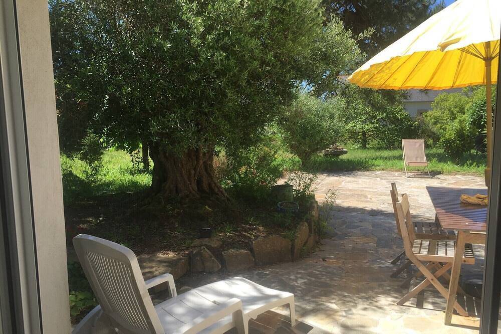 Close to beaches (300 m) in Plozévet, Côte de Cornouaille