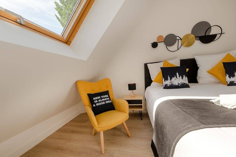 New York House in Villejust, Essonne