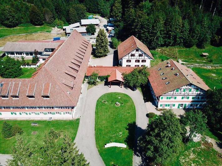 Ferienwohnung für 5 Personen, mit Whirlpool und Terrasse sowie Garten und Pool in Wiggensbach