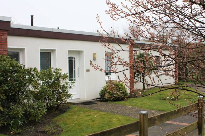 Bungalow für 4 Personen, mit Terrasse und Garten in Ostfriesland
