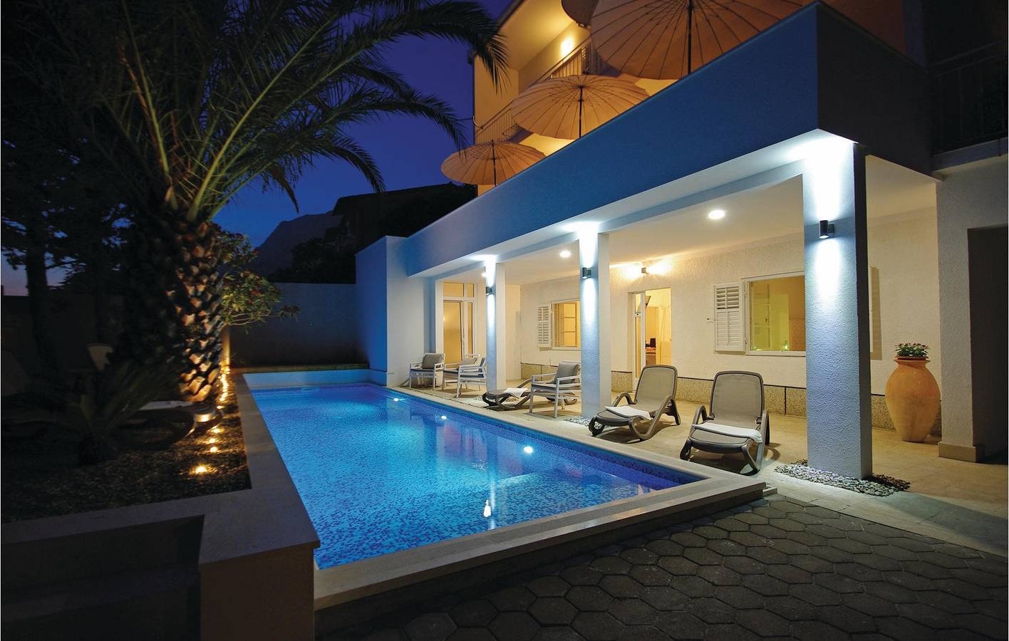 Ganze Ferienwohnung, Ferienwohnung für 6 Personen mit Terrasse in Makarska, Makarska Riviera