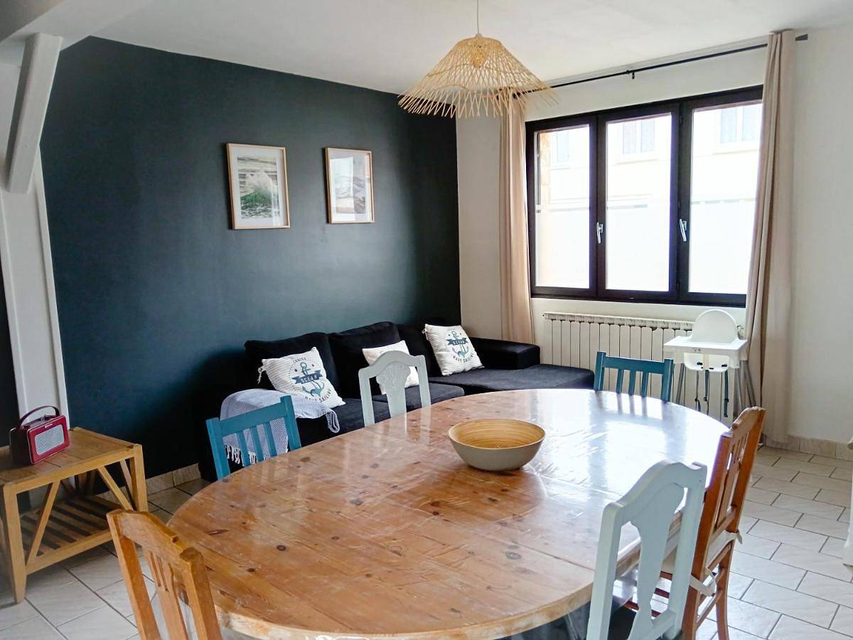 Three-Bedroom House in Petit-Fort-Philippe, Gravelines