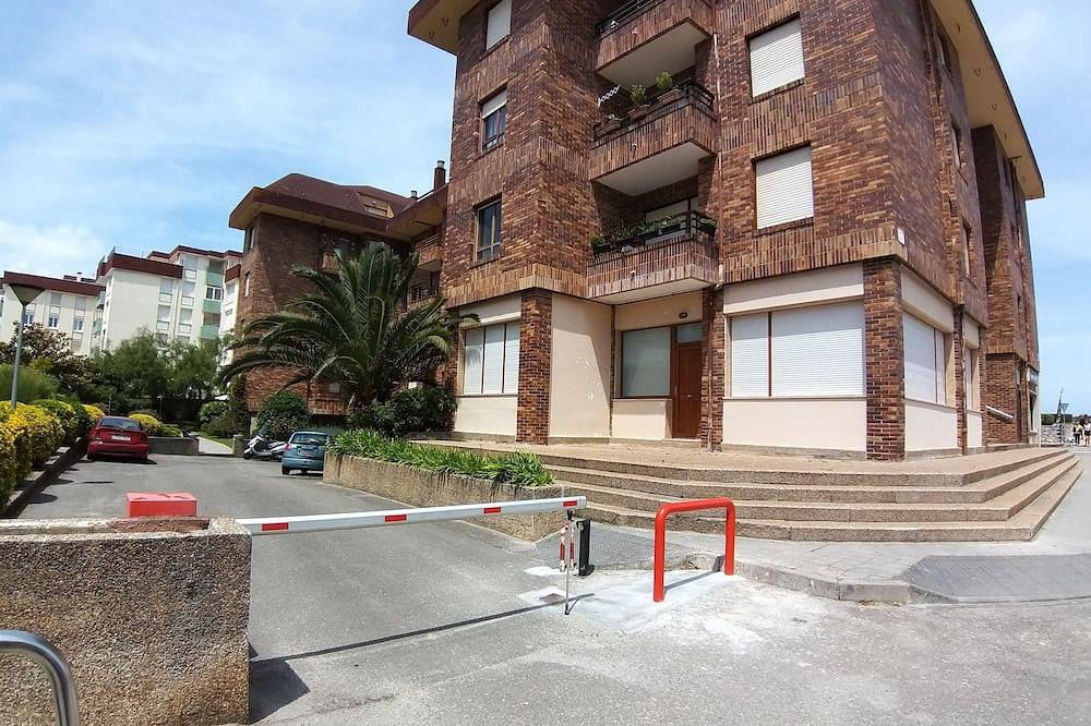 Entire apartment, Somo Playa Santander in Somo, Ribamontán al Mar