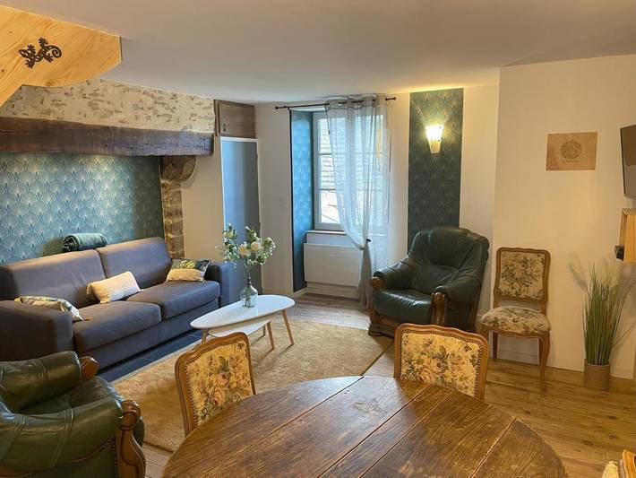 Location de vacances pour 4 personnes, avec terrasse et vue à Montvalent