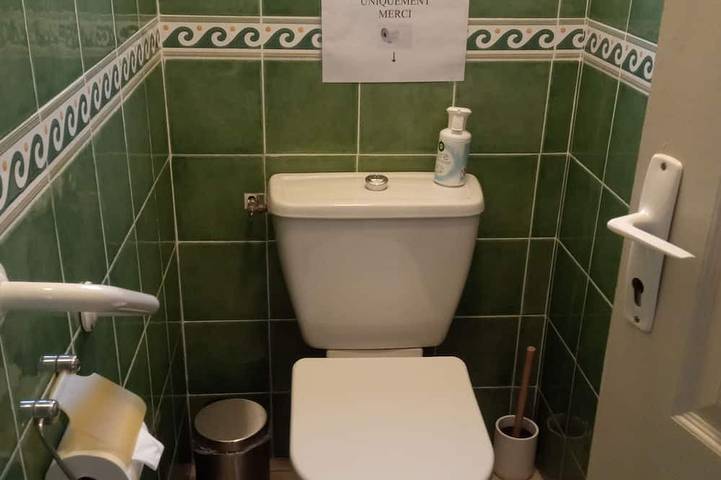 Gîte pour 3 personnes, avec jardin ainsi que piscine et terrasse à Eygalières - 4