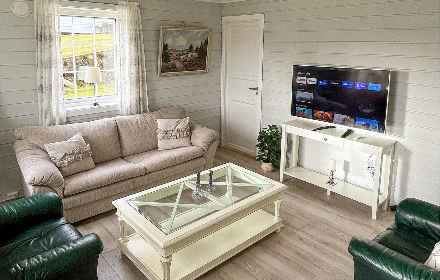 Hel ferieleilighet, Ferieleilighet for 3 personer med hage in Farsund 