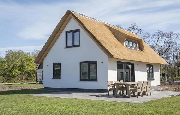 Villa voor 6 personen, met Terras en Tuin op Texel
